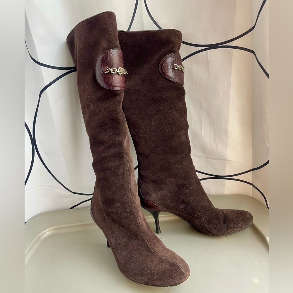 Gucci Brown Suede Heeled Boots with Gold Chain Accent | Size 6